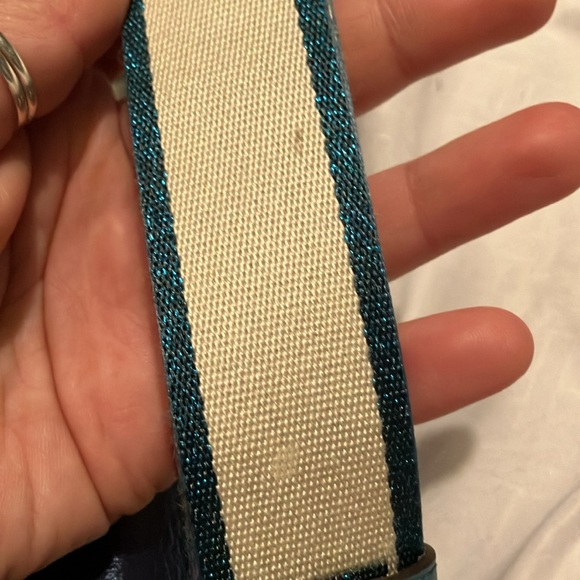 EUC Michael Kors Manhattan Crossbody Handbag Silver Blue metallic small $298 - Picture 3 of 10